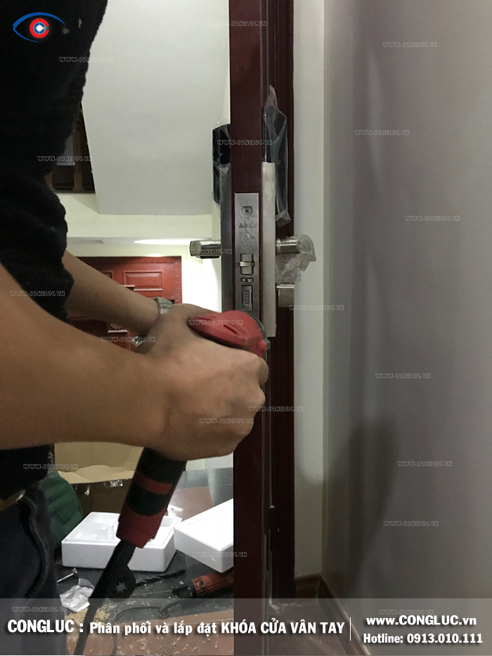 Lắp khóa cửa vân tay Adel tại tòa nhà SHP Plaza Hải Phòng
