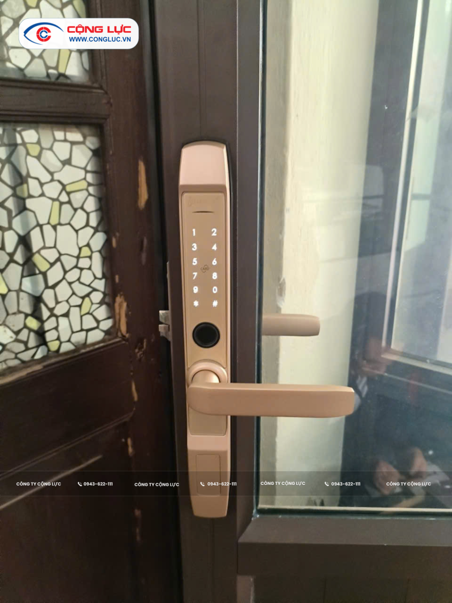 thi công lắp khoá vân tay cửa nhôm kính ở hải phòng
