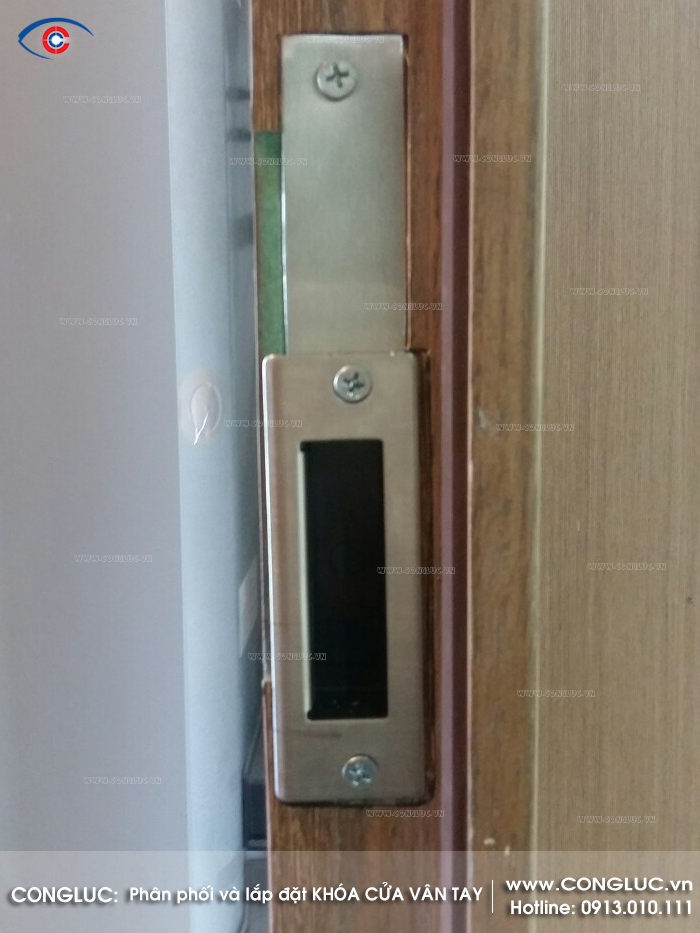 Lắp khóa cửa vân tay cho căn hộ tầng 15 tòa nhà SHP Hải Phòng