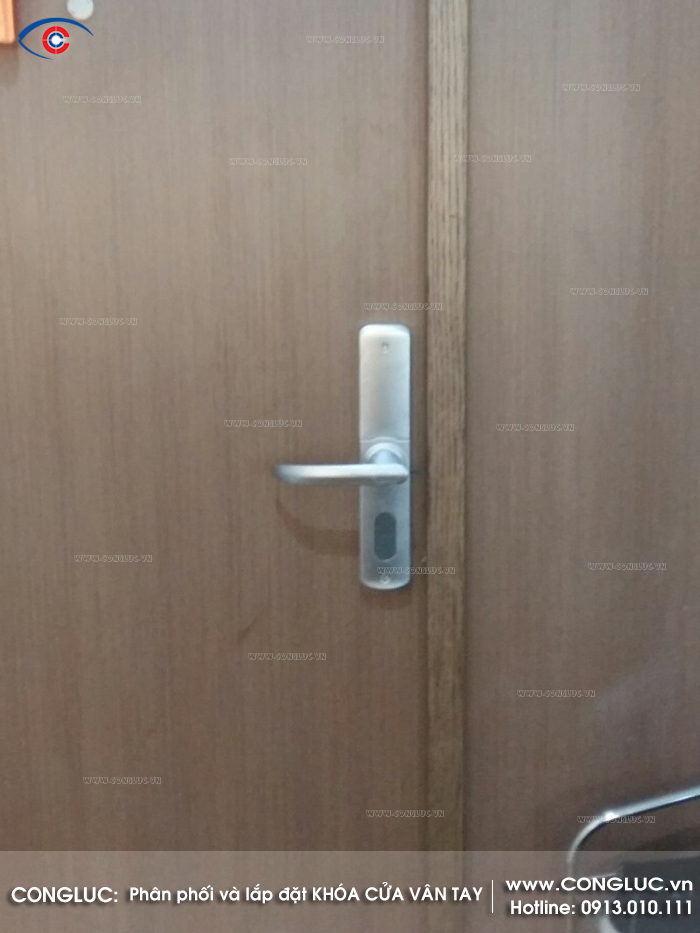 Lắp khóa cửa vân tay Adel 5500 tại tòa nhà SHP Hải Phòng