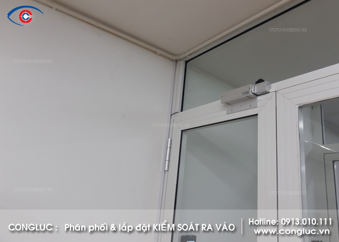 Lắp máy chấm công kiểm soát cửa ra vào Mita F08 tại công ty KEIN HINGMURAMOTO