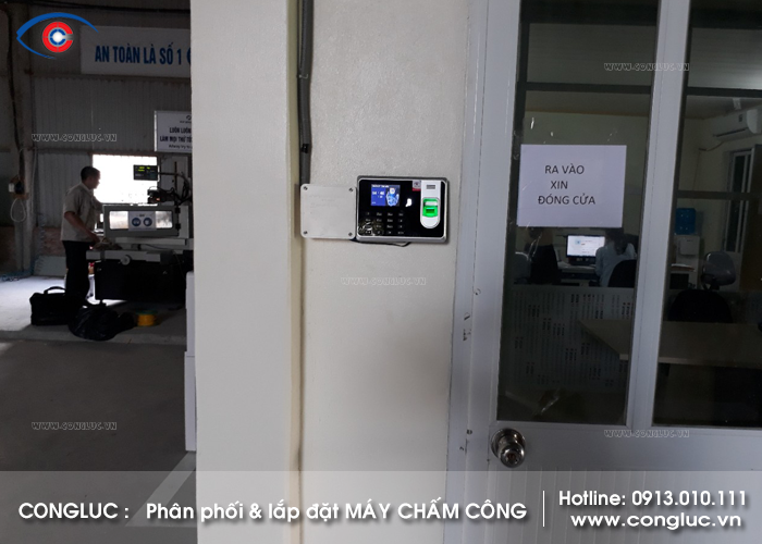 Lắp máy chấm công cho nhà xưởng