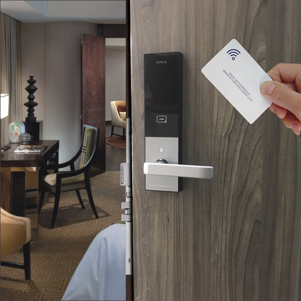 Lắp khóa thẻ từ Unicor cho khách sạn tại Hải Phòng