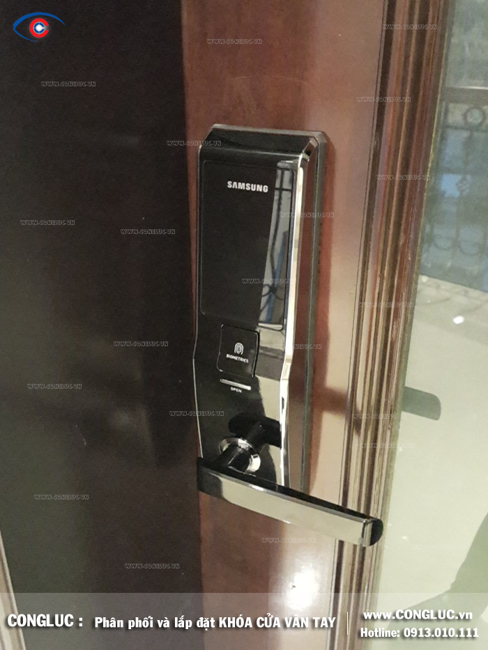 Lắp khóa điện tử Samsung SHS H705 tại Công ty Sao Đỏ