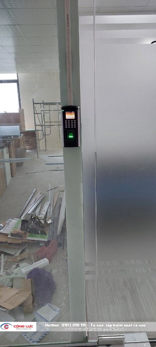 lắp đặt kiểm soát ra vào zkteco sf200id cho văn phòng tại toà nhà EIC đường Lê Hồng Phong